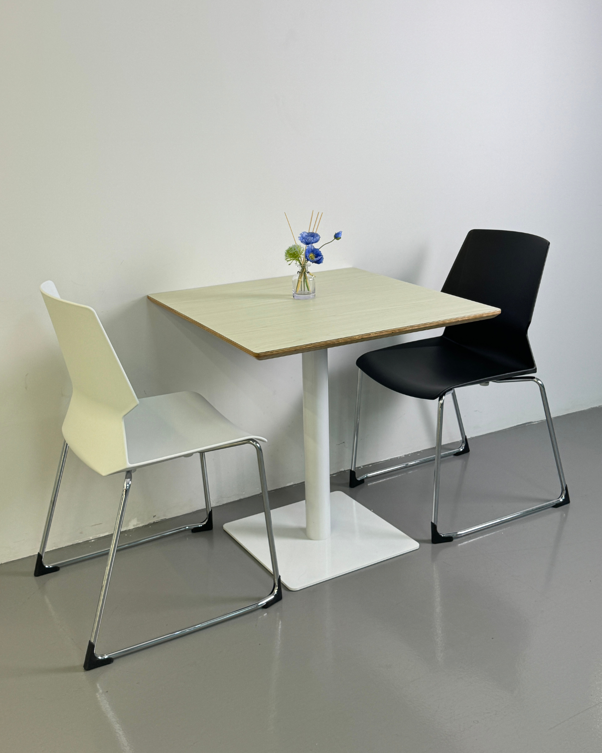 skylar square table (3)