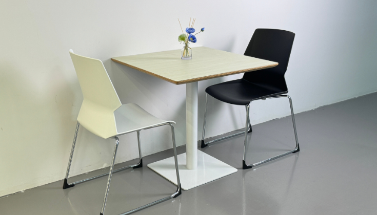 skylar square table table carré SKYLAR mobilier de bureau Maroc